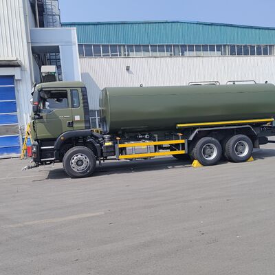 HOWO TX 6×4 Tangki air truk dengan 20T muatan Euro 2 standar emisi dan 6×4 drive wheel untuk pembersihan jalan