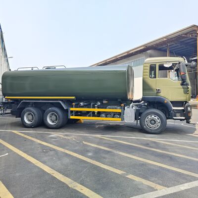 HOWO TX 6×4 truk tangki air dengan muatan 20T dan standar emisi Euro 2 untuk penghapusan debu jalan dan penggunaan kotamadya