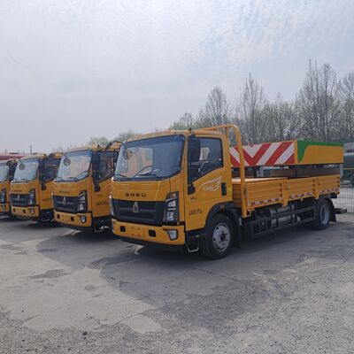 HOWO 4×2 Crash Cushion Truck dengan Penyerapan Energi Berkinerja Tinggi dan Desain Penggantian Modular untuk Keselamatan Jalan Raya