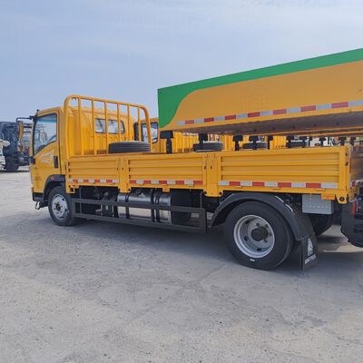 HOWO 4×2 Crash Cushion Truck dengan Penyerapan Energi Berkinerja Tinggi dan Desain Penggantian Modular untuk Keselamatan Jalan Raya