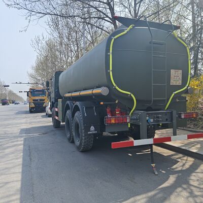 HOWO 6x6 Off-Road Fuel Tank Truck dengan muatan 20T dan mesin diesel untuk pertambangan