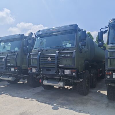 HOWO 8×8 50.000L Tank Tank dengan Mesin 371HP dan 8×8 All-Wheel Drive untuk Transportasi Bahan Bakar Berat