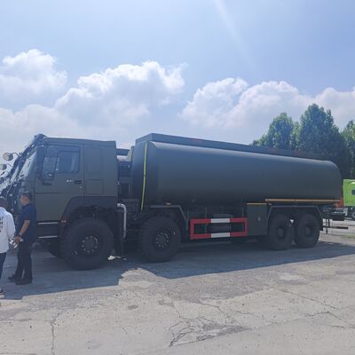 HOWO 8×8 40.000L Fuel Tank Truck dengan mesin 371HP dan 8×8 All-Wheel Drive untuk transportasi bahan bakar tugas berat
