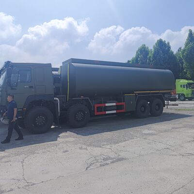 HOWO 8×8 40.000L Fuel Tank Truck dengan mesin 371HP dan 8×8 All-Wheel Drive untuk transportasi bahan bakar tugas berat