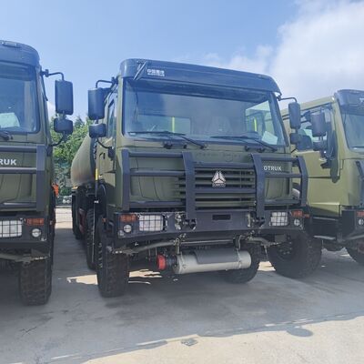 HOWO 8×8 45,000L Tank Tank Tank dengan Mesin 371HP dan 8×8 All-Wheel Drive untuk Transportasi Bahan Bakar Berat