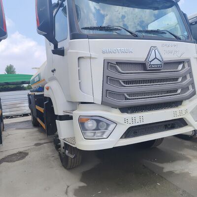 HOWO NX 6×4 CNG Fuel Tank Truck dengan Mesin 400HP dan Kapasitas 30.000L untuk Pengangkutan Diesel dan Bensin