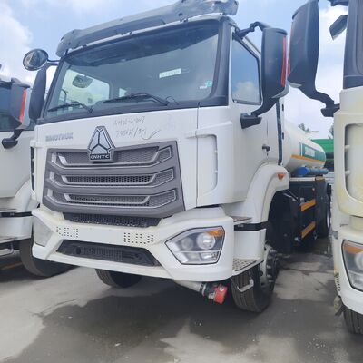 HOWO NX 6×4 CNG Tank Fuel Truck dengan mesin 400HP dan kapasitas 25.000L untuk distribusi bahan bakar