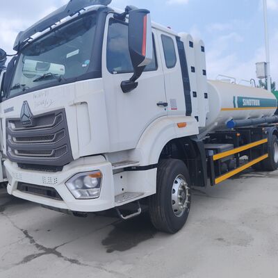 HOWO NX 6×4 CNG Tank Fuel Truck dengan mesin 400HP dan kapasitas 25.000L untuk distribusi bahan bakar