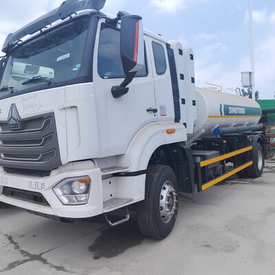 HOWO NX 6×4 CNG Fuel Tank Truck dengan mesin 400HP dan muatan 20T untuk transportasi diesel dan bensin