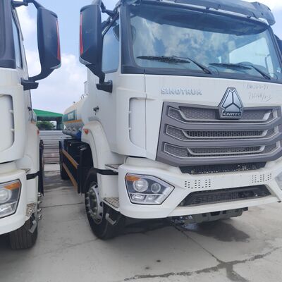 HOWO NX 6×4 CNG Fuel Tank Truck dengan mesin 400HP dan muatan 20T untuk transportasi diesel dan bensin