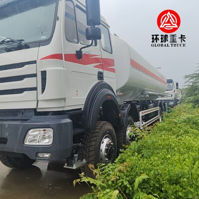 Truk Tangki Bahan Bakar Beiben 8x8 35000L Tugas Berat Off Road Truk Tangki Diesel untuk Pertambangan Kongo