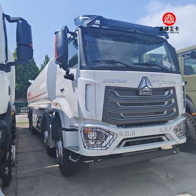 Truk Tangki Bahan Bakar HOWO NX 8x4 30000L Truk Bowser Diesel Tugas Berat untuk Transportasi Bahan Bakar Kenya