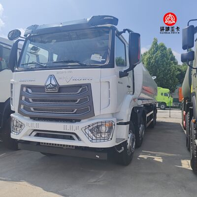 Truk Tangki Bahan Bakar HOWO NX 8x4 30000L Truk Bowser Diesel Tugas Berat untuk Transportasi Bahan Bakar Kenya