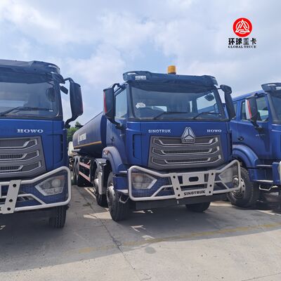 Truk Tangki Bahan Bakar HOWO NX 8x4 30000L Truk Bowser Diesel Heavy Duty untuk Pertambangan dan Distribusi Bahan Bakar Zambia