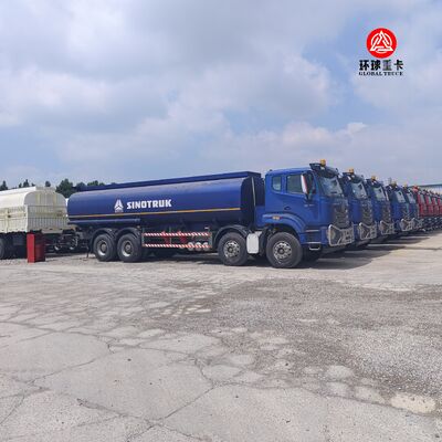 Truk Tangki Bahan Bakar HOWO NX 8x4 30000L Truk Bowser Diesel Tugas Berat untuk Pasar Ghana