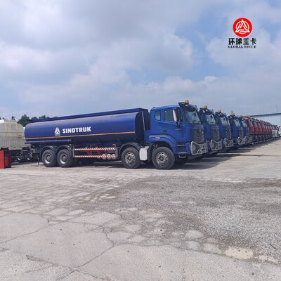 Truk Tangki Bahan Bakar HOWO NX 8x4 30000L Truk Bowser Diesel Tugas Berat untuk Pasar Ghana