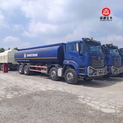 Truk Tangki Bahan Bakar HOWO NX 8x4 30000L Truk Bowser Diesel Tugas Berat untuk Pasar Nigeria