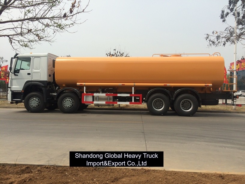 HOWO Pengiriman air Truk Tangki air kargo Truk bahan bakar Truk tangki