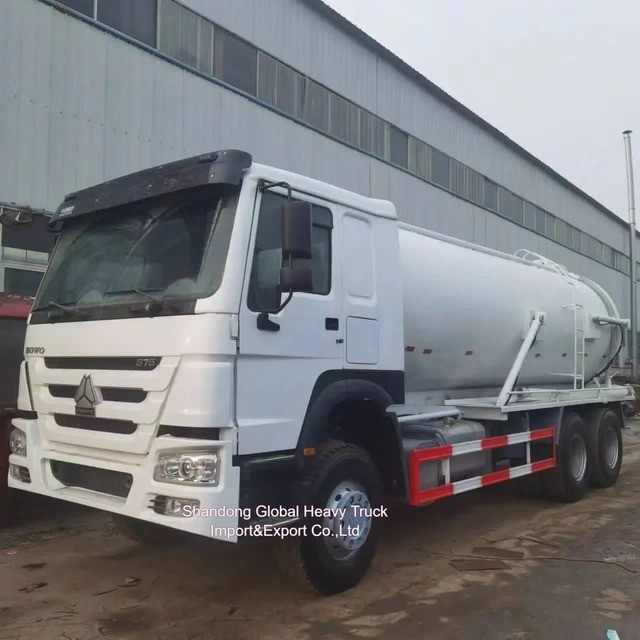 HOWO 10000L Truk pembuangan air limbah vakum Tangki pembuangan air limbah Pembersih air limbah Truk hisap