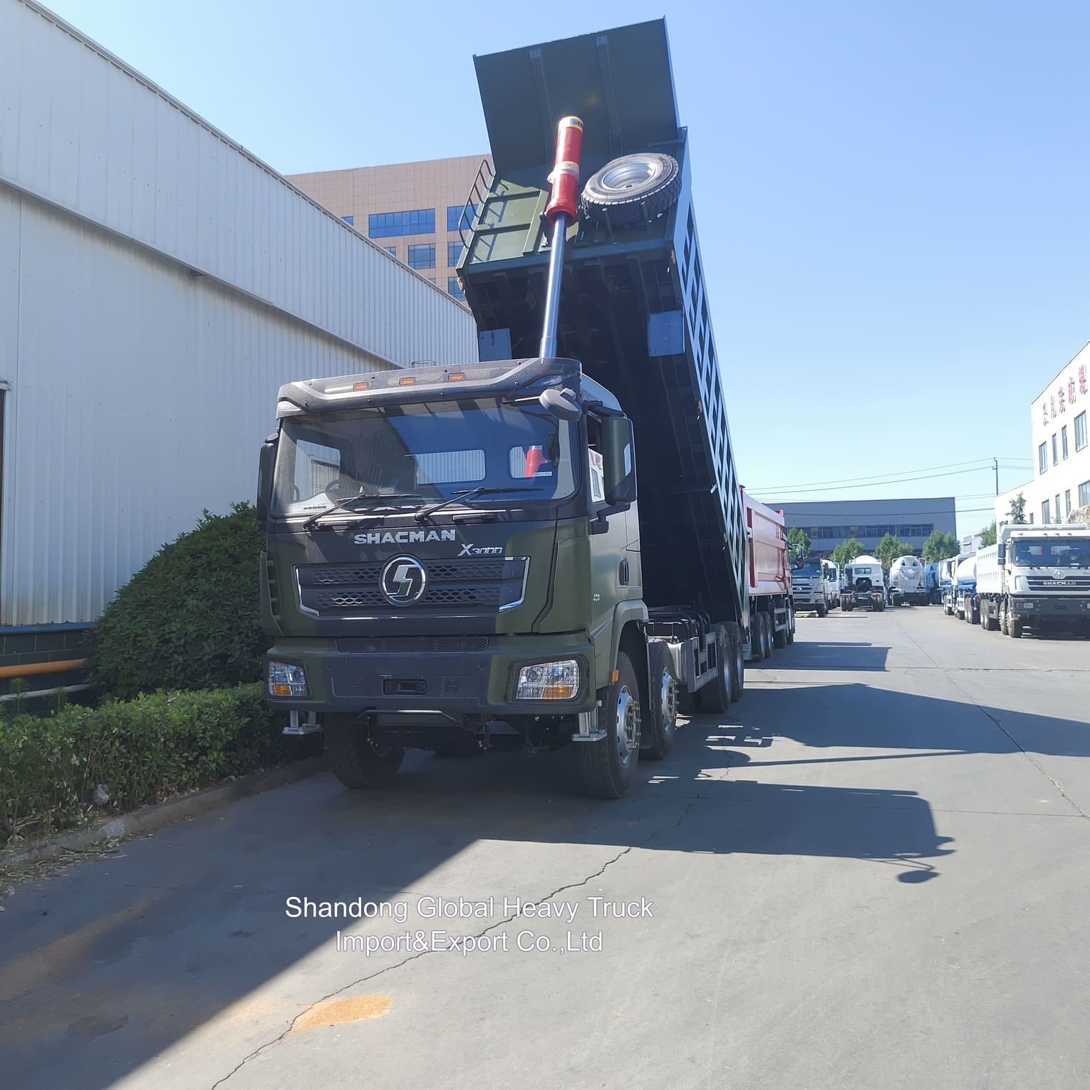 Shacman X3000 Dump Truck 8X4 Drive Wheel Heavy Duty Tipper Truck dengan Kapasitas Beban 31-40t dan Mesin WEICHAI WP12 / WP13