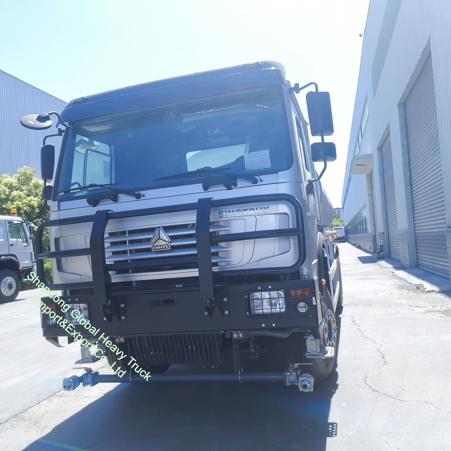 China Digunakan / Truk Baru Sinotruk HOWO 6*4 dan 8*4 371HP-375HP Truk Pengeboran