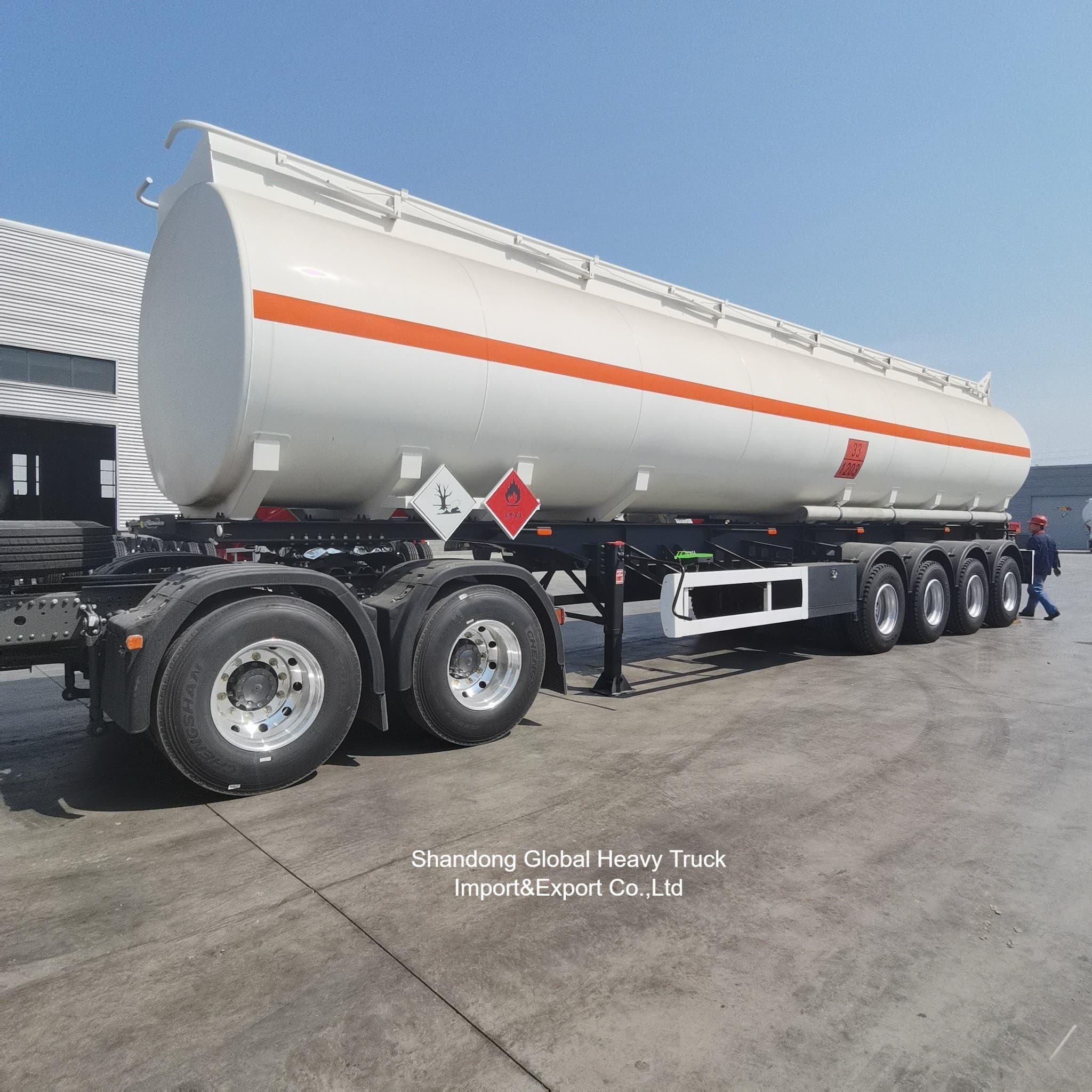 3 Axle Carbon Steel Q345B 45000L Tanker Bahan Bakar Semi Trailer
