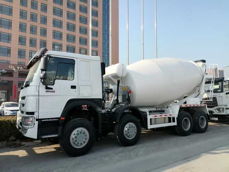 Truk Mixer Beton Sasis Tugas Berat Sinotruk HOWO 20m3 Kapasitas 380HP Remanufaktur untuk Proyek Besar