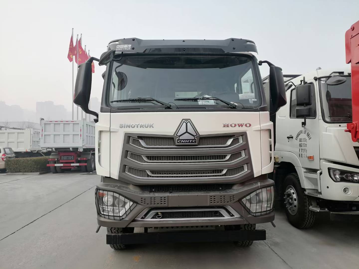 Sinotruk HOWO Nx 6x4 Drive 380HP Engine 10 Wheeler Heavy Duty Dump Truck for Mining