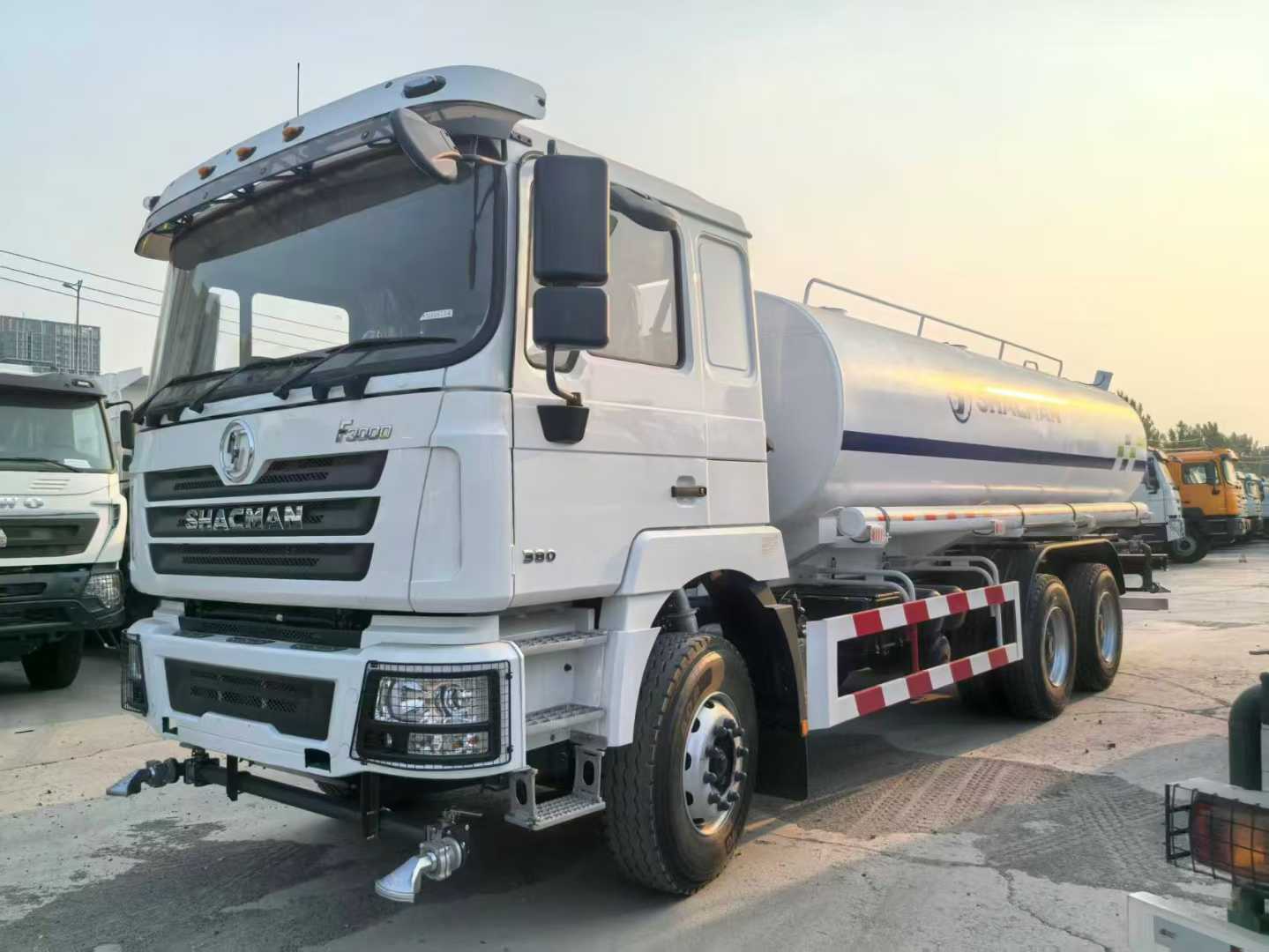 Harga Pabrik Shacman 6×4 20000L Truk Tangki Air Stainless Steel dengan Kapasitas Muatan 20 Ton