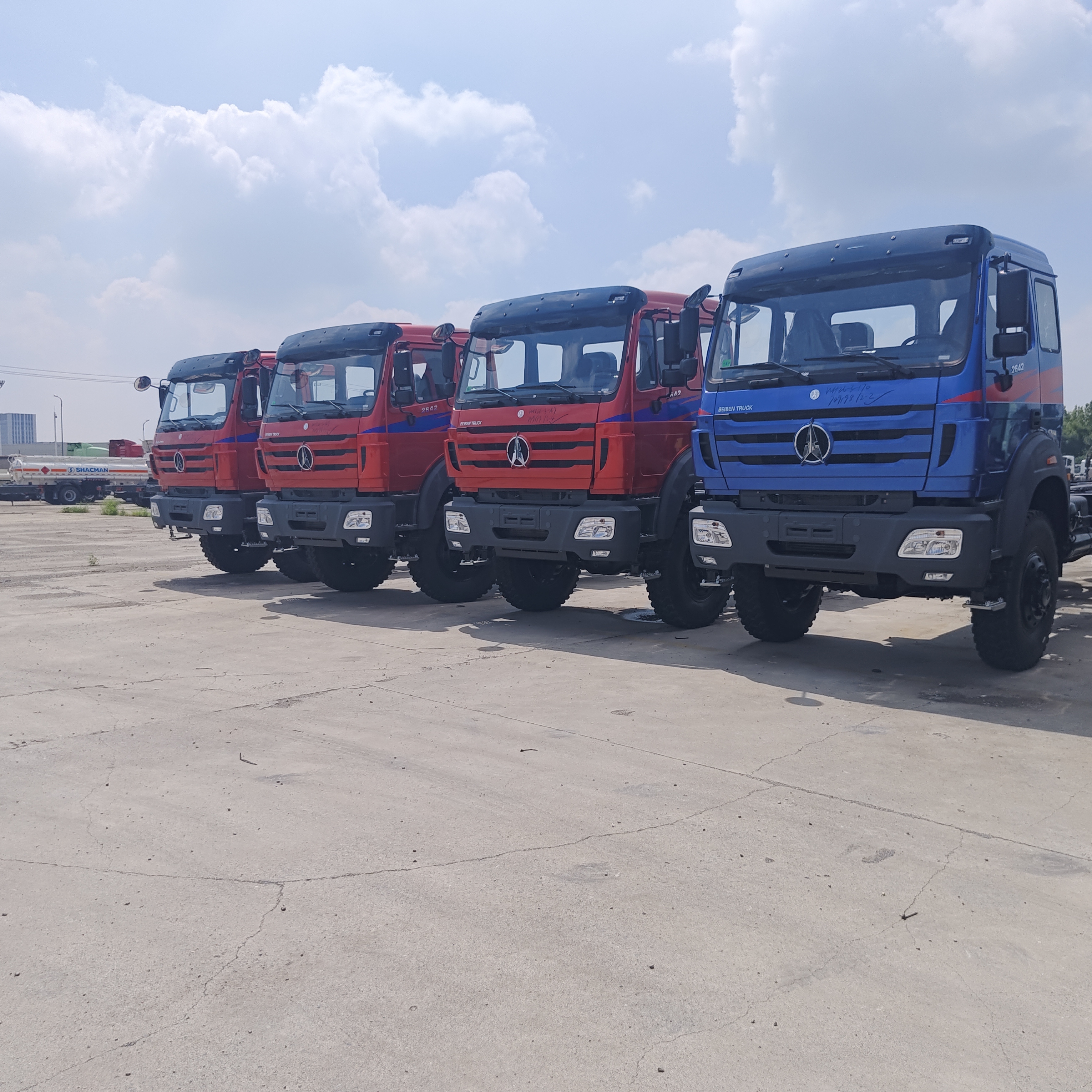 BEIBEN 2638 6×4 Heavy Duty Traktor Truck dengan 380HP WEICHAI Engine dan Mercedes-Benz Technology Chassis