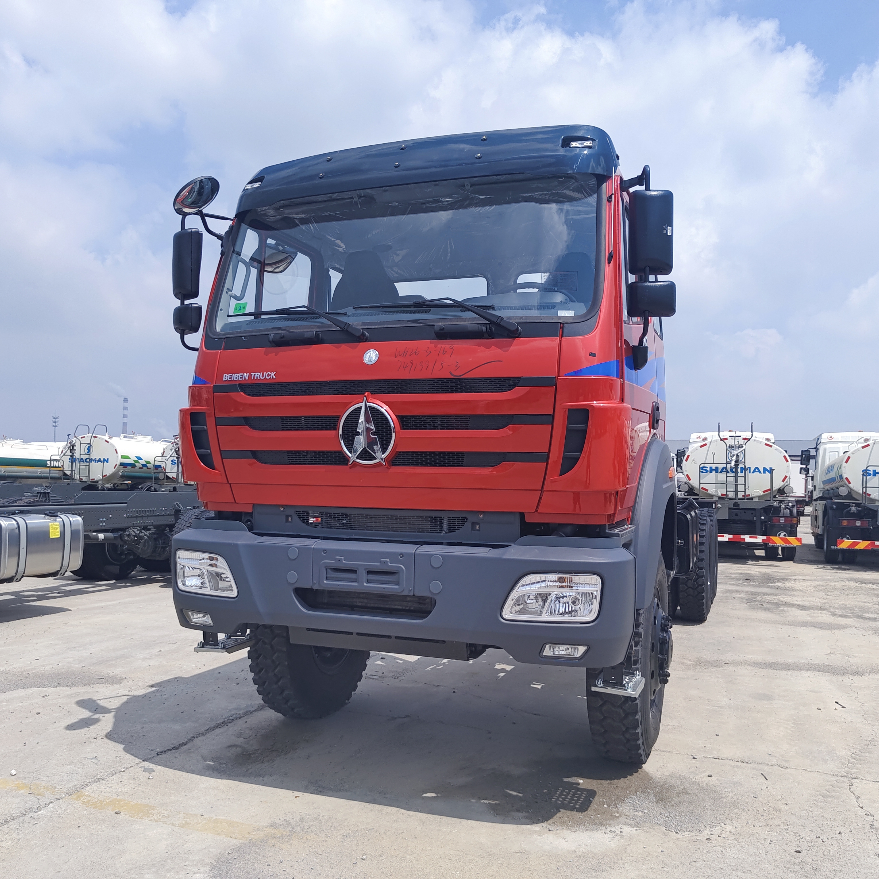 BEIBEN 2638 6×6 Heavy Duty Mining Dump Truck dengan mesin WEICHAI 380HP dan muatan 30-35 ton untuk penambangan off-road