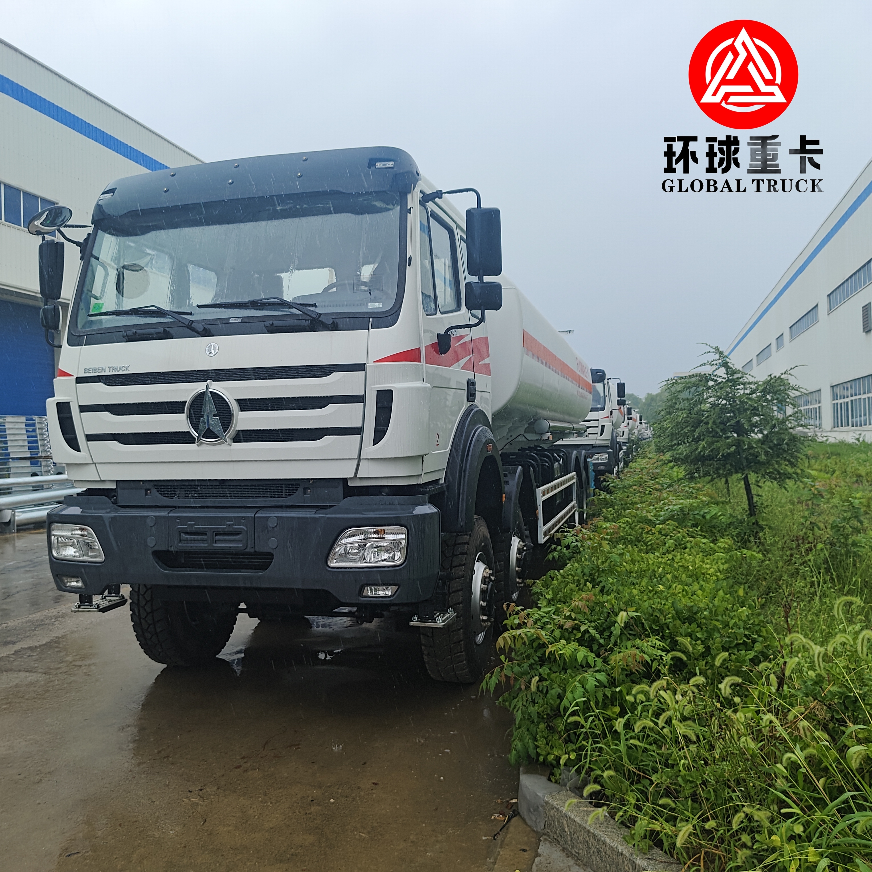 Truk Tangki Bahan Bakar Tugas Berat Beiben 8x8 35000L untuk Industri Pertambangan Kongo