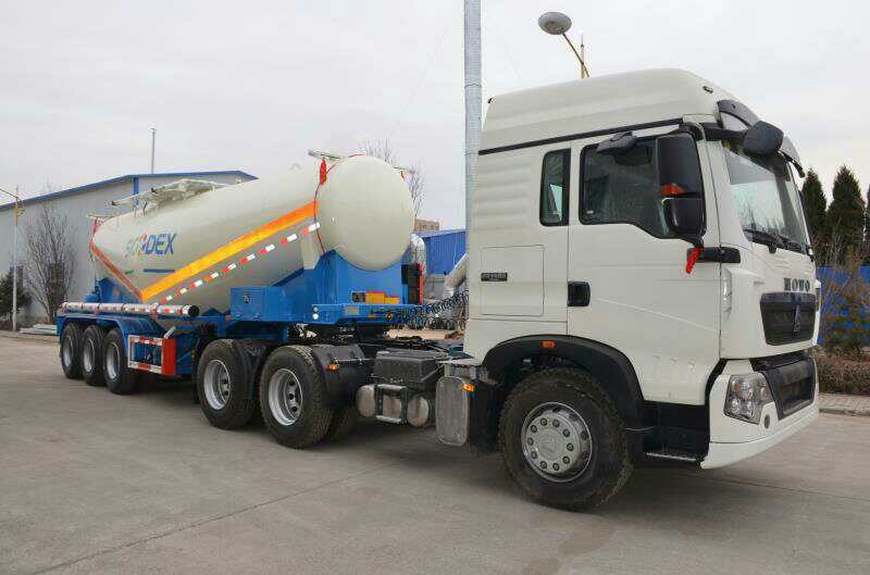 Lateks Matriks Emulsi Transport Semi-Trailer Untuk Tambang Peledakan 30 Ton Kapasitas Angkut 22m3 Volume