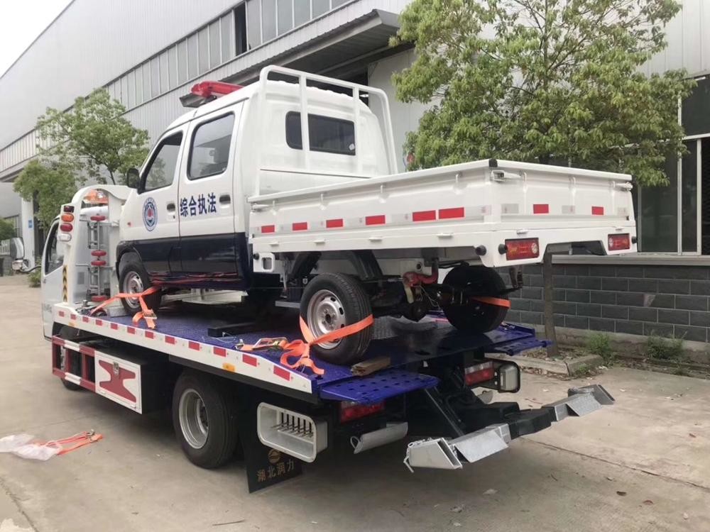Truk Penghancur Jalan Tugas Menengah Hidrolik / Truk Derek Flatbed Kecil 4x2